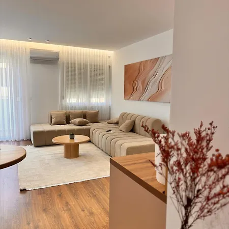 Agate Luxury 2b